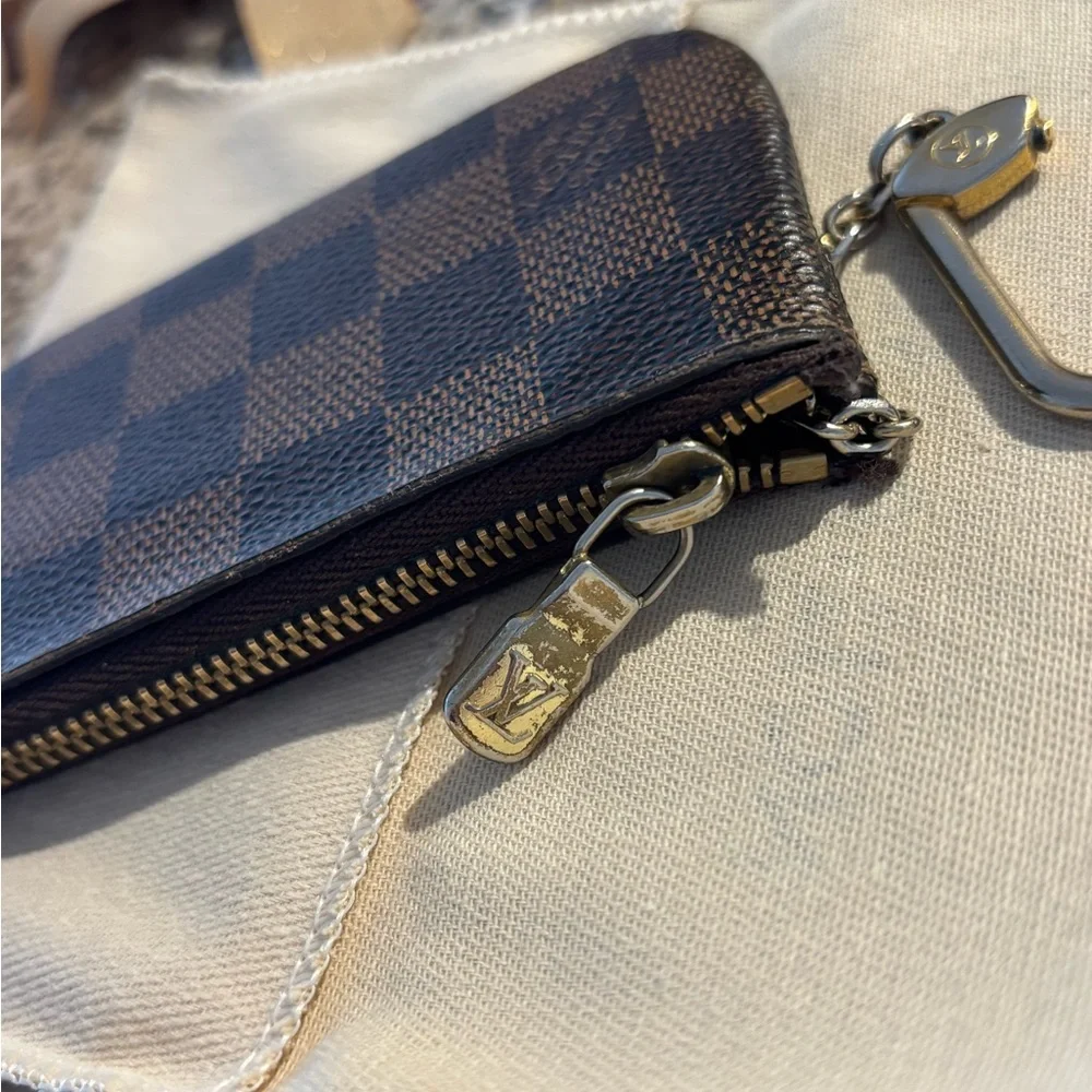 Louis Vuitton Damier Ebene Key Pouch with Gold Clasp - Picture 5 of 11